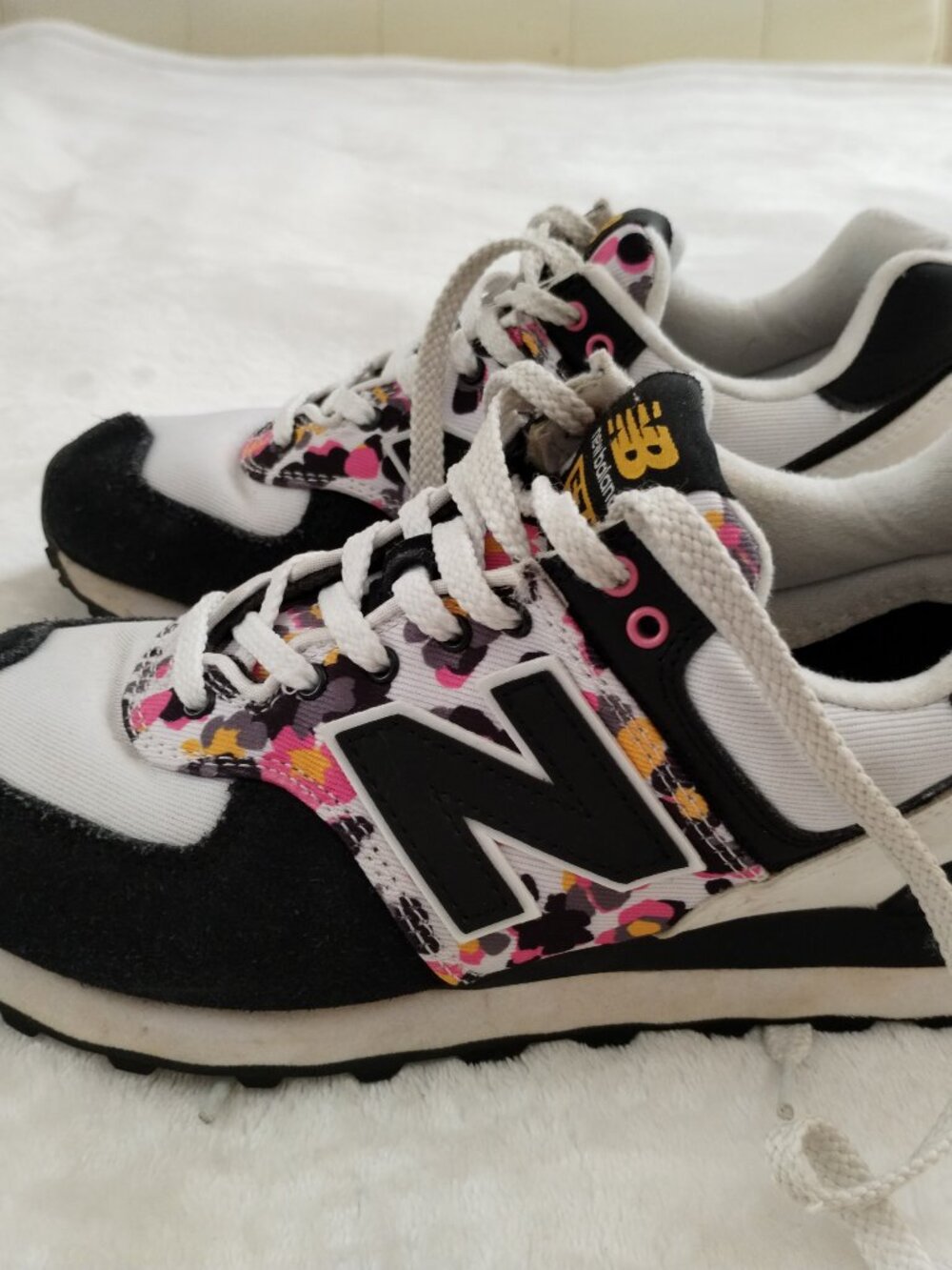 Women's Size 8 New Balance 574 Camo White/Black Style Code WL574WP2